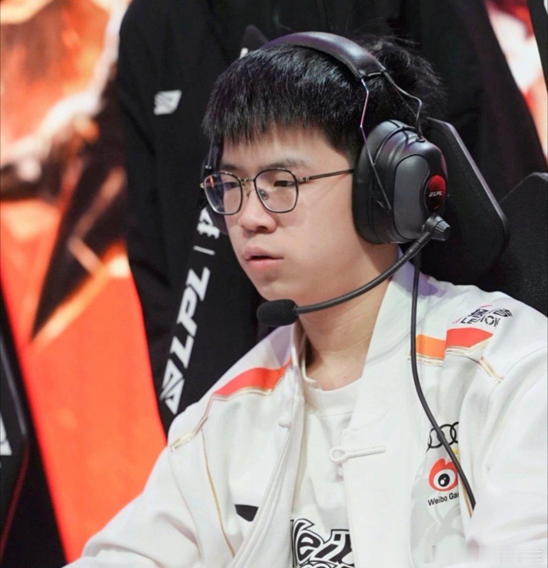 好家伙！EDG和WBG互换打野！Jiejie重回老东家EDG，Xiaohao重回