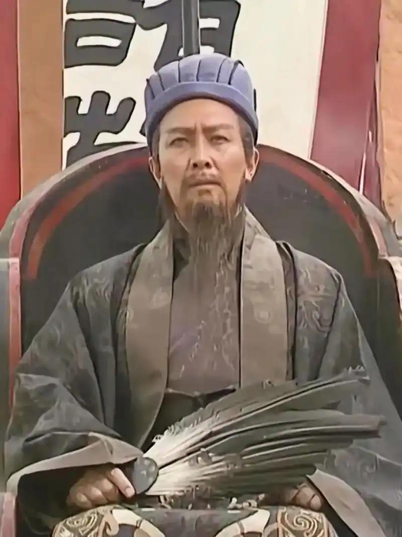 诸葛亮首次北伐时，便损失11位大将，光看名单就知道他输得有多惨。 建兴六年春