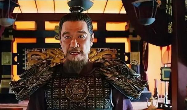 朱棣年轻时驻守北平时，因常年与蒙古人交战，结果养成了行军打仗的习惯，一天不到军营