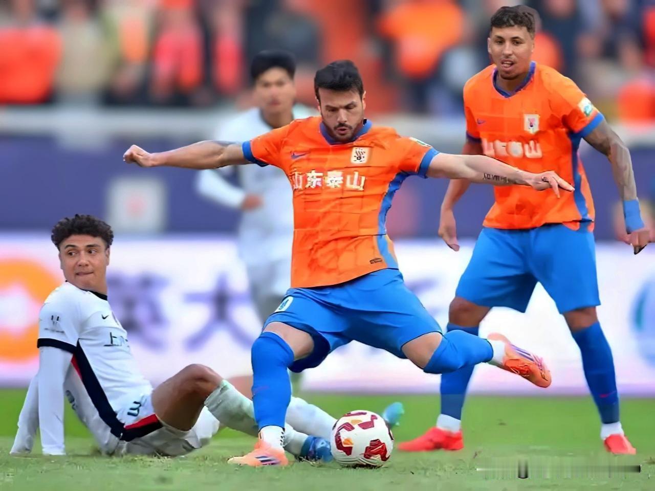 中超最郁闷球员：山东卡扎!中超最郁闷球队：成都蓉城!中超最郁闷球场：白玉碗！