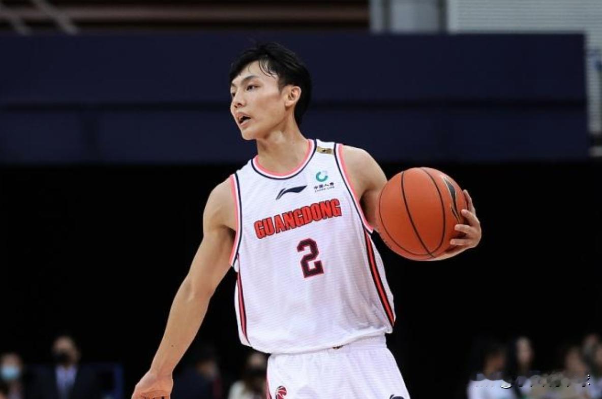 再砍22分8助攻！徐杰场均16.2分6助攻俨然成为本土第一控卫广东队94-8