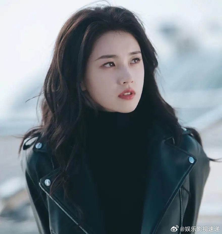 刷到《流星》宣传片，来唠唠郭宇欣的路子有多野。1999年的沈阳姑娘，中戏毕业先在