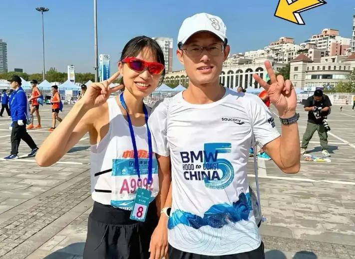 高调回应！2026年1月8日晚，福建“最快女护士”张水华携丈夫王岢直播，回应前