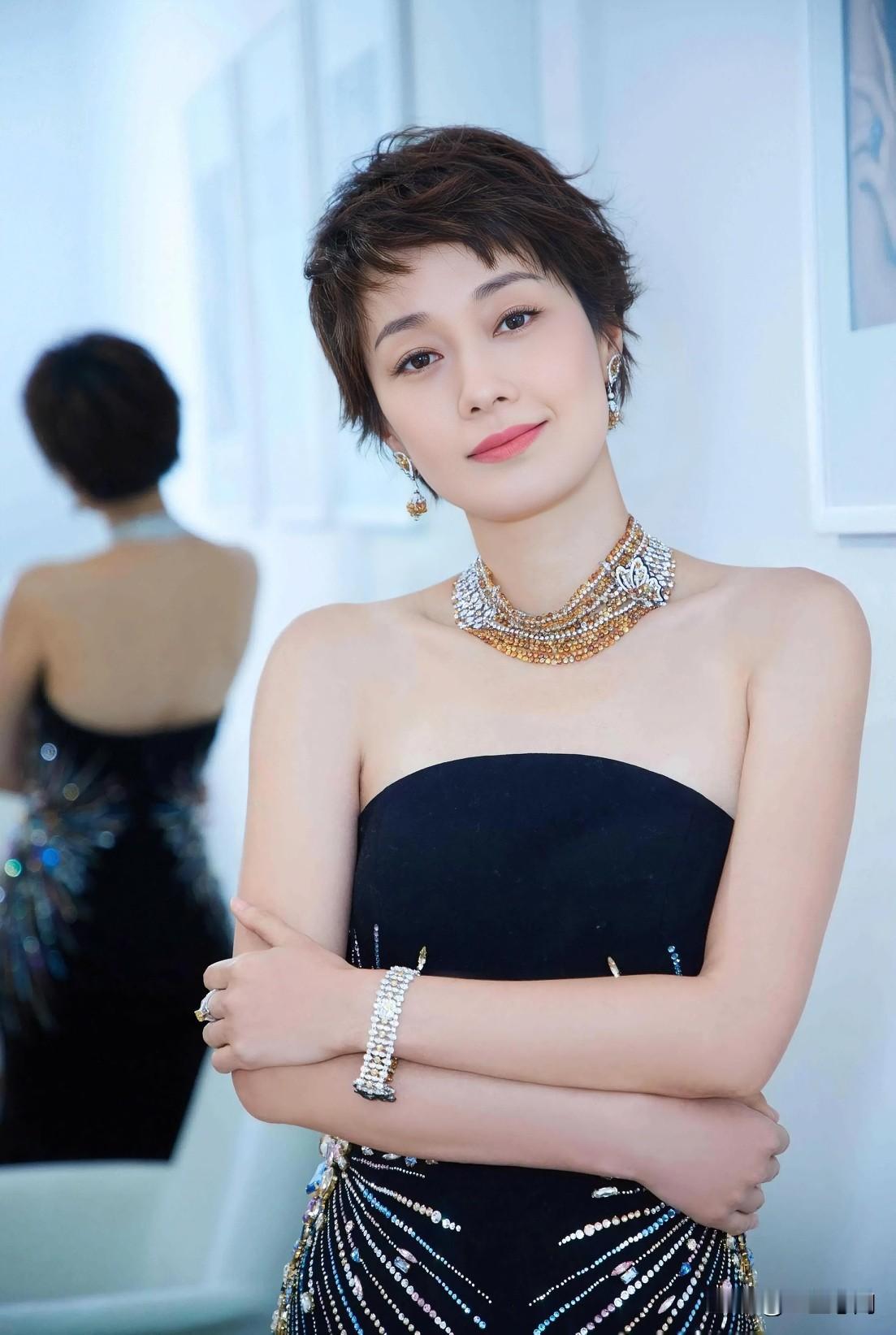 马伊琍说：“所谓的出轨，就是玩腻了爱自己的人，转而去玩别人玩腻的人。玩来玩去，不