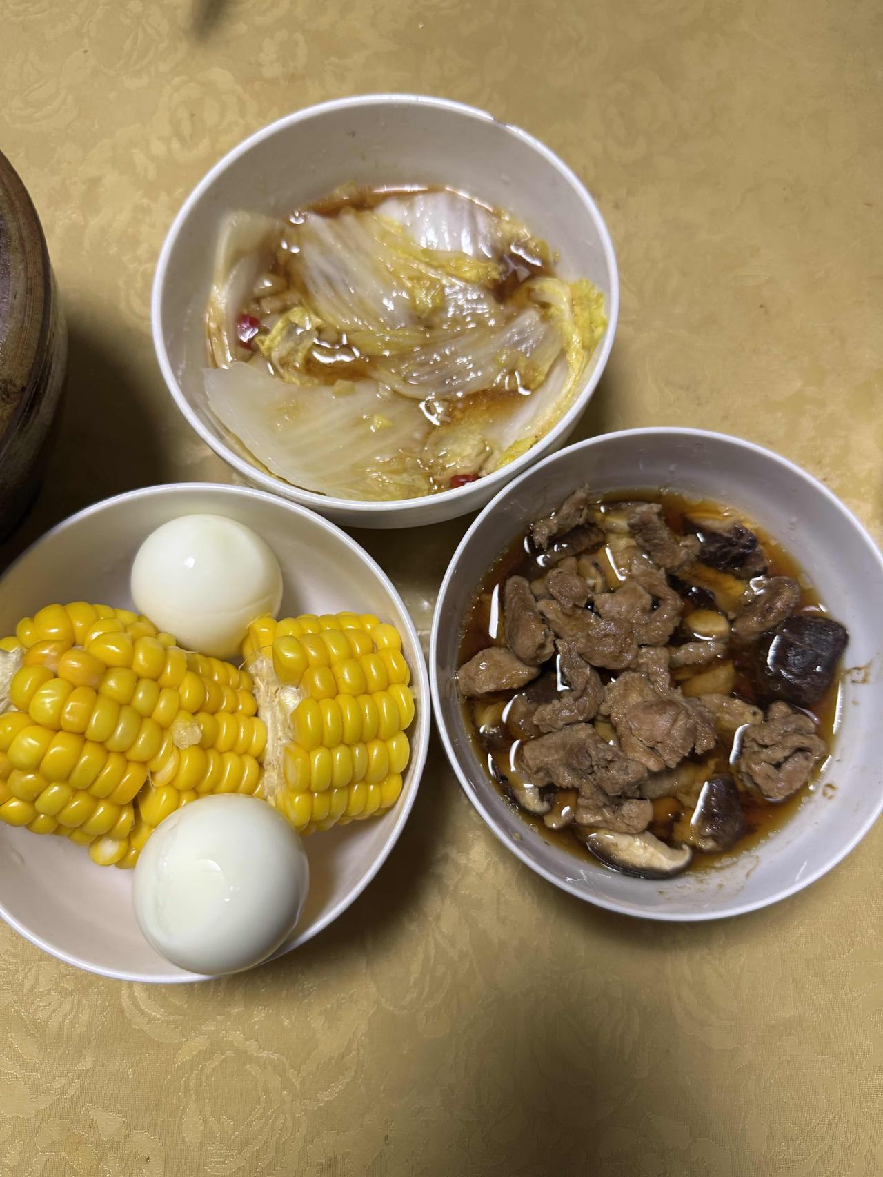今天来讲一讲怎么用最低价格吃够每日营养！现在很多朋友叹气工资没涨、房租没降，
