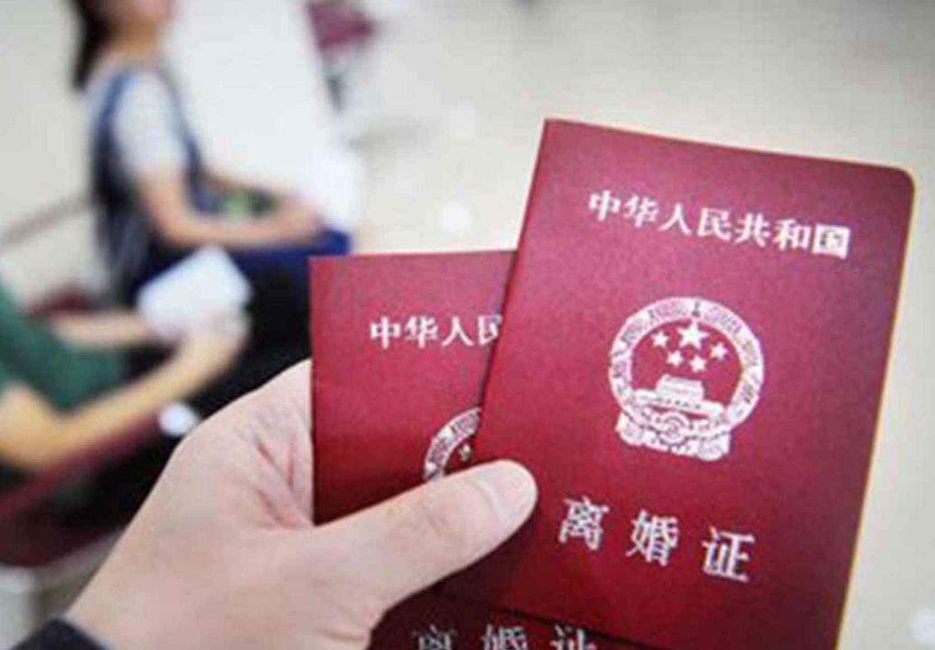 失算了！重庆，女子和前夫离婚23年后，心里还有怨气，便赌对方会得癌症，于是，她悄