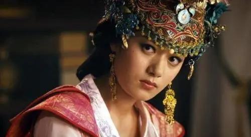 1061年，西夏权臣没藏讹庞的儿媳，冲进皇帝李谅祚的寝宫告密：“不好了，那个老东