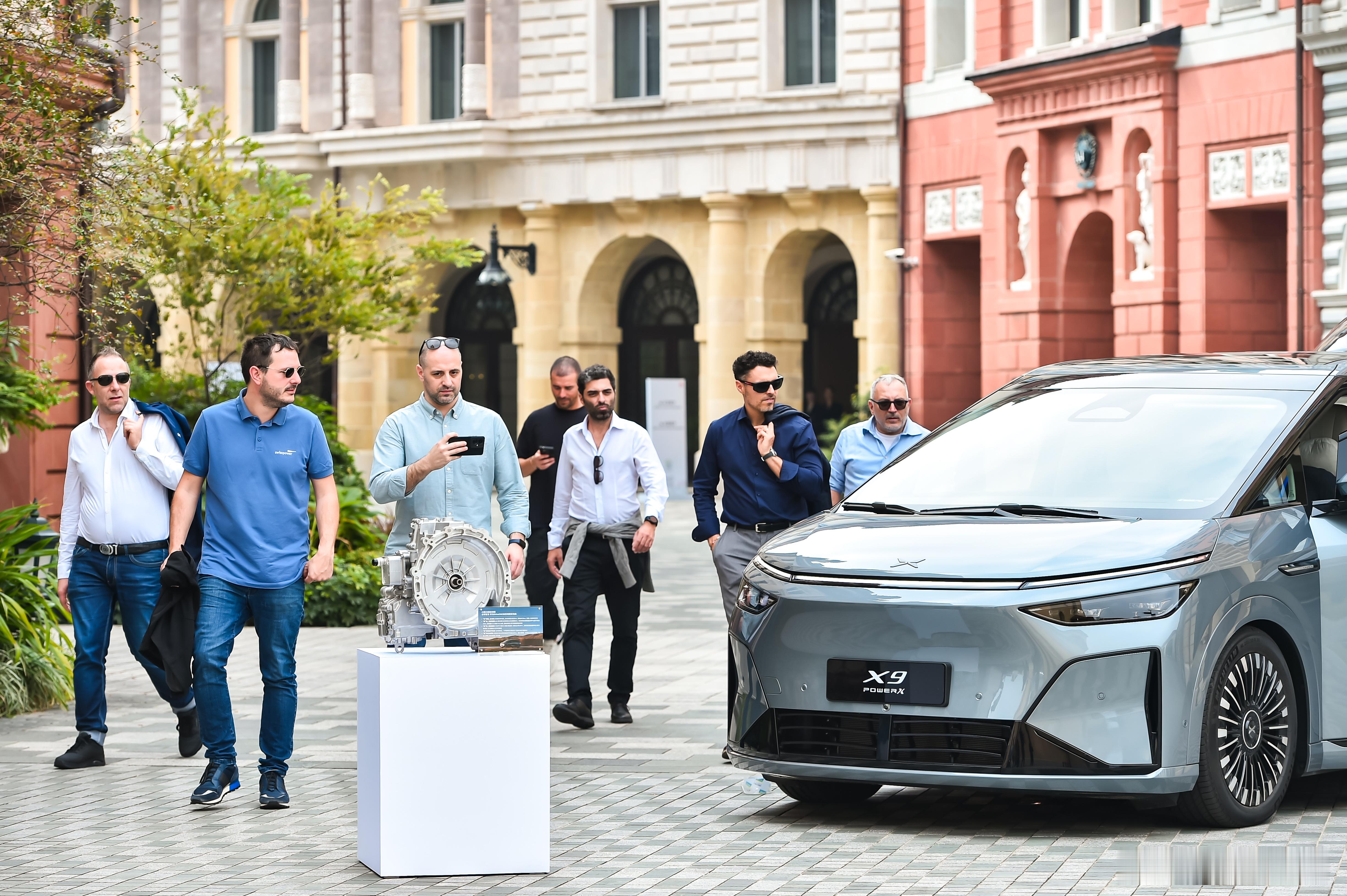 小鹏X9增程版可以算是华为新驱动总成的排头兵了啊……增程用的新一代DriveON