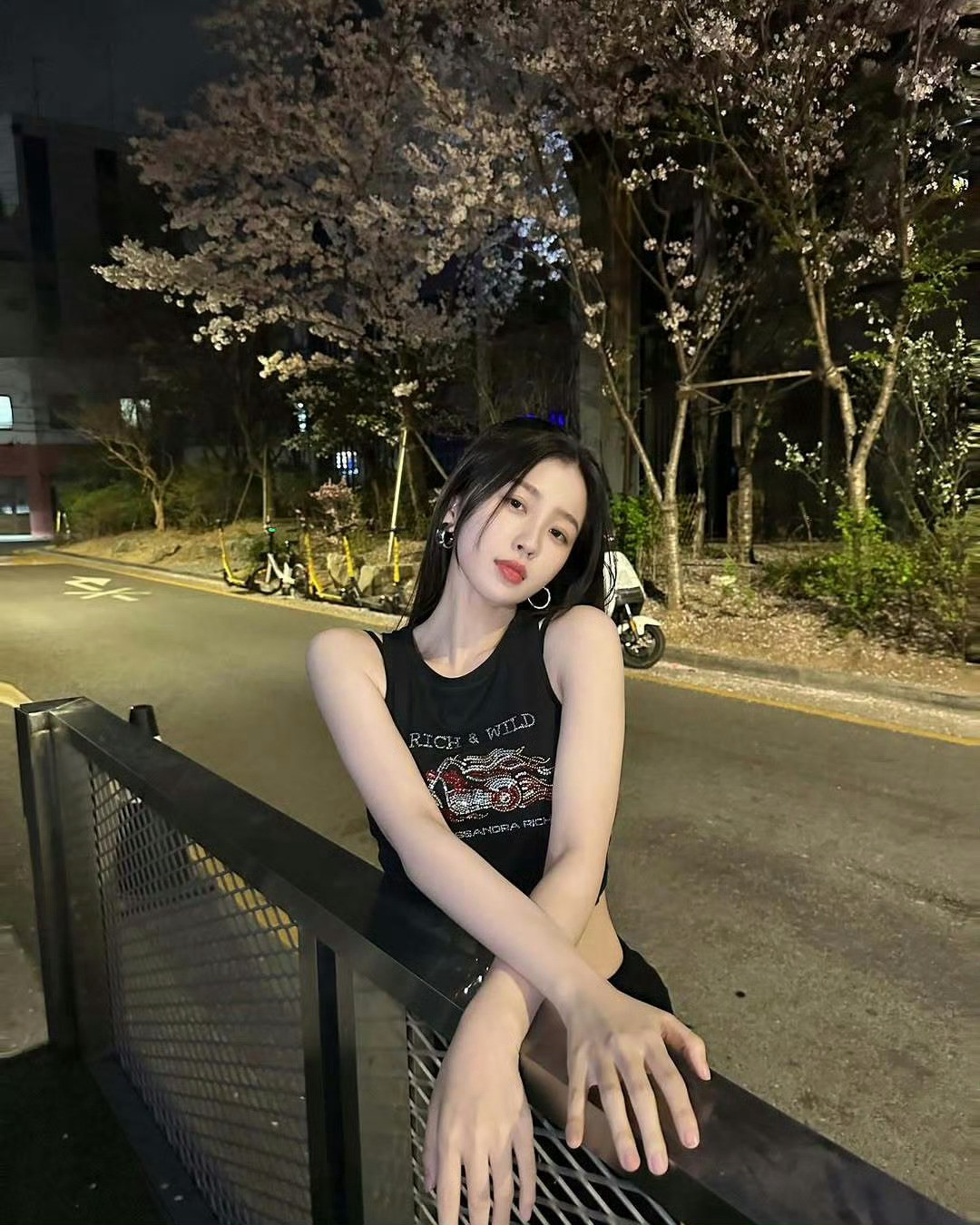 虞书欣我女神更新ins了好迷人😍​​​