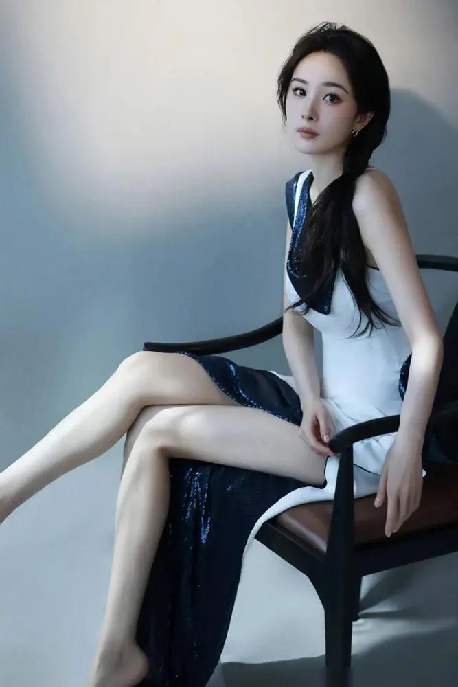 我就想问问大家，什么样的条件，才能配得上她……