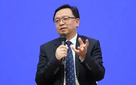 比亚迪几年能做到全球头名，三个人三种答案跟几个朋友讨论比亚迪几年能做到全球销量