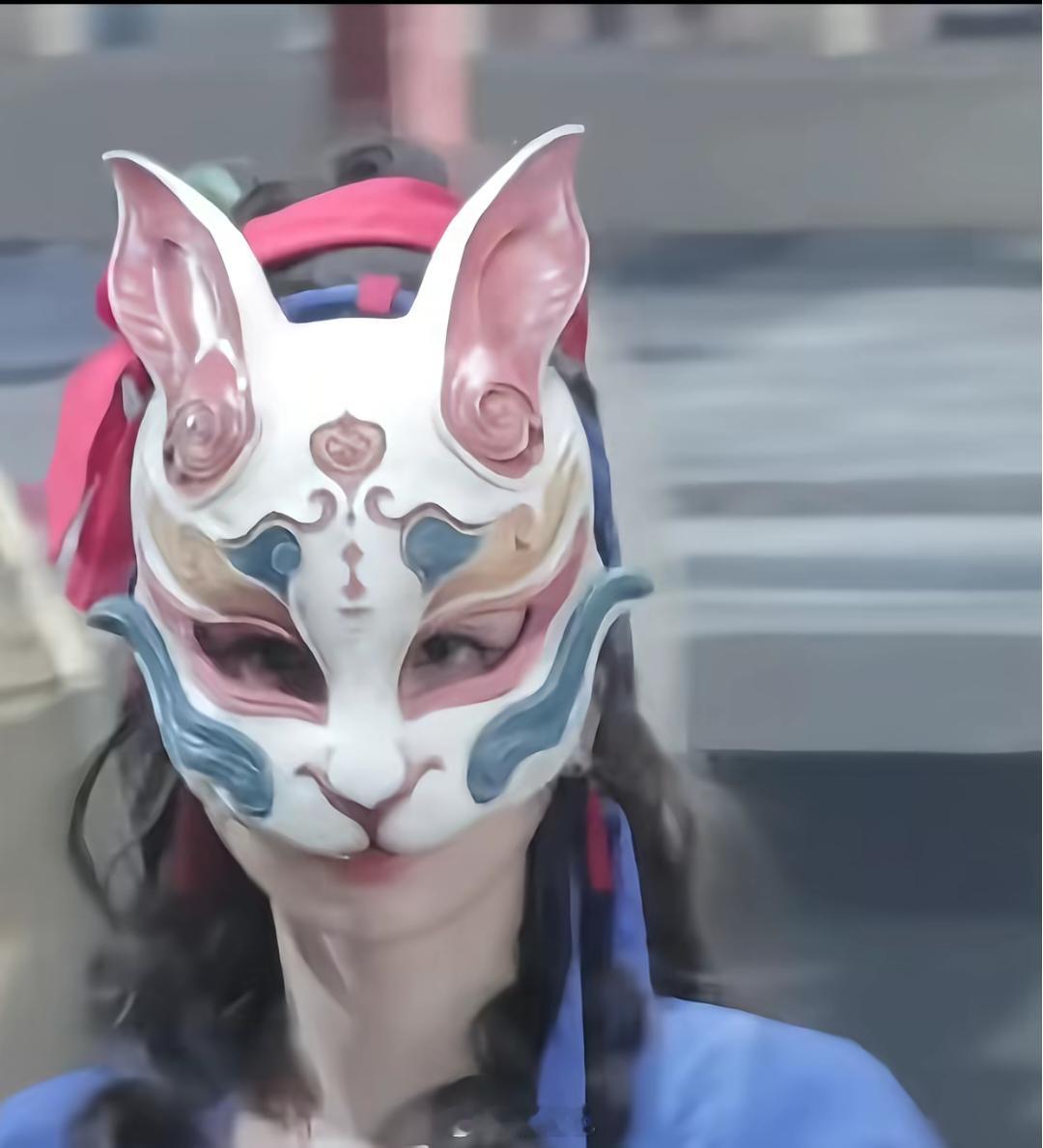 虞书欣这是在模仿老婆龙吗？​​​