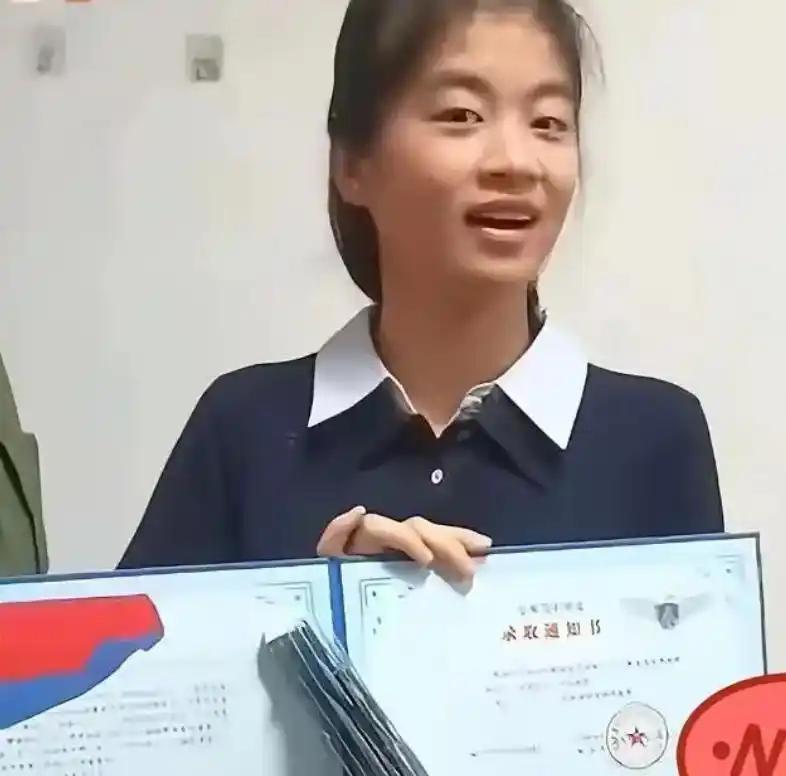 你以为收到985录取通知书就算祖坟冒青烟了？那是你没见过空军女飞行员亲自登门