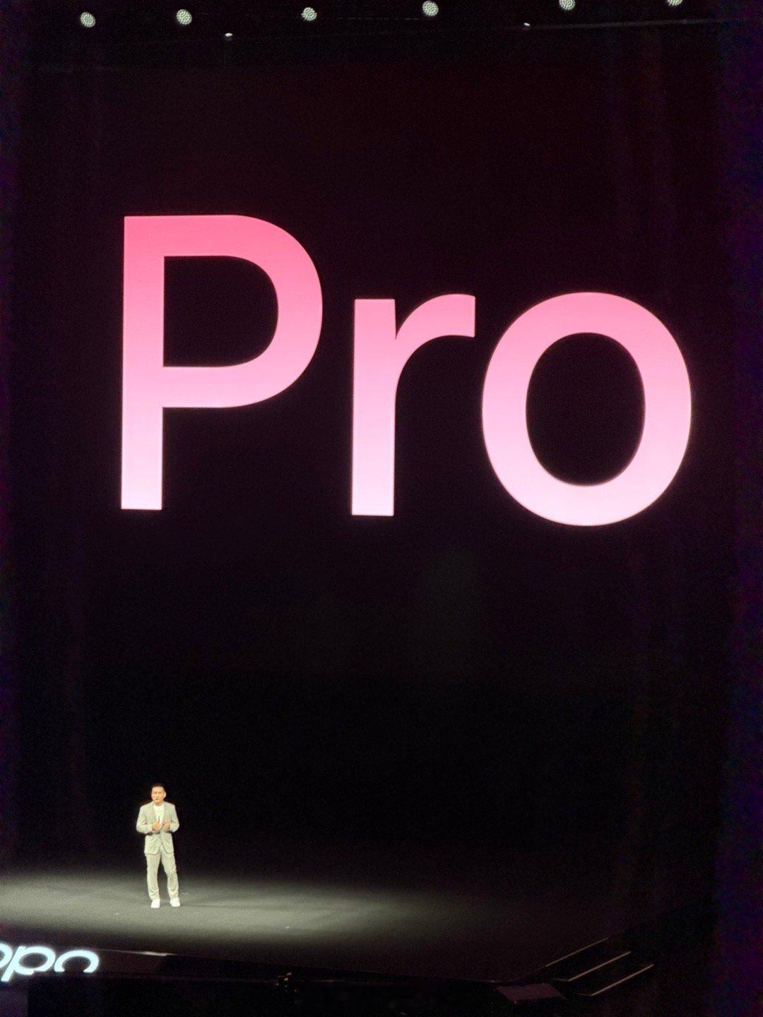 超标旗舰——OPPOFindX9Pro，全球首发全焦段哈苏8K照片。另外，