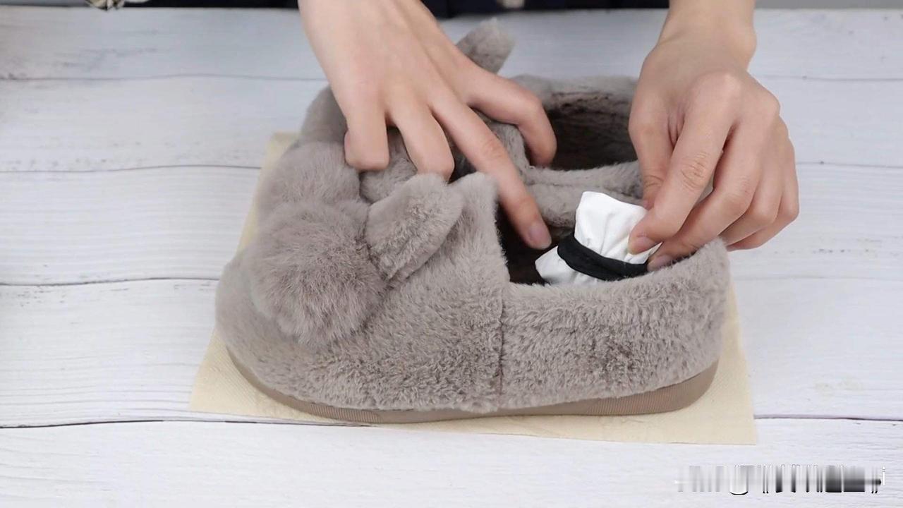 冬天用完的暖宝宝你可千万别扔掉！你知道它还有什么用处吗？3个神操作变废为宝，