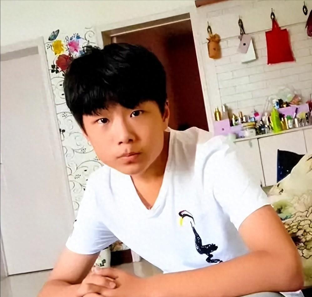 山东被困柬埔寨大学生，跟妈妈一分钟视频曝光。孩子妈妈说“钱我准备好了，就算我给他
