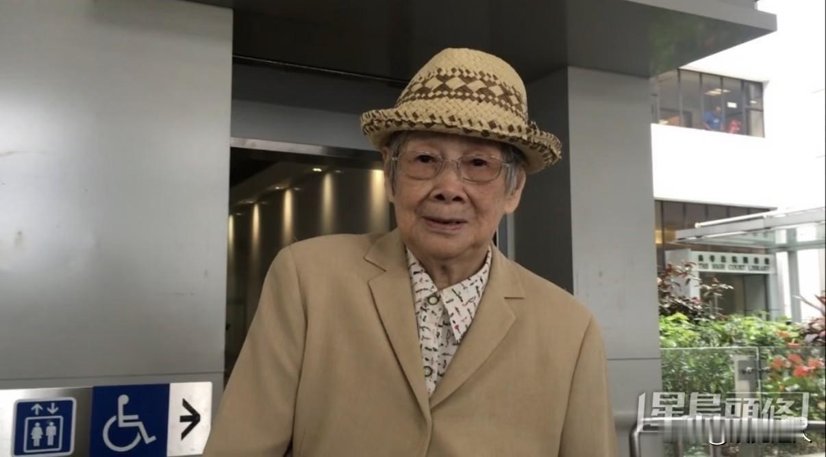梅艳芳的母亲去世！一场横跨了23年的母女恩怨，总算画上了一个句号。据港媒报道