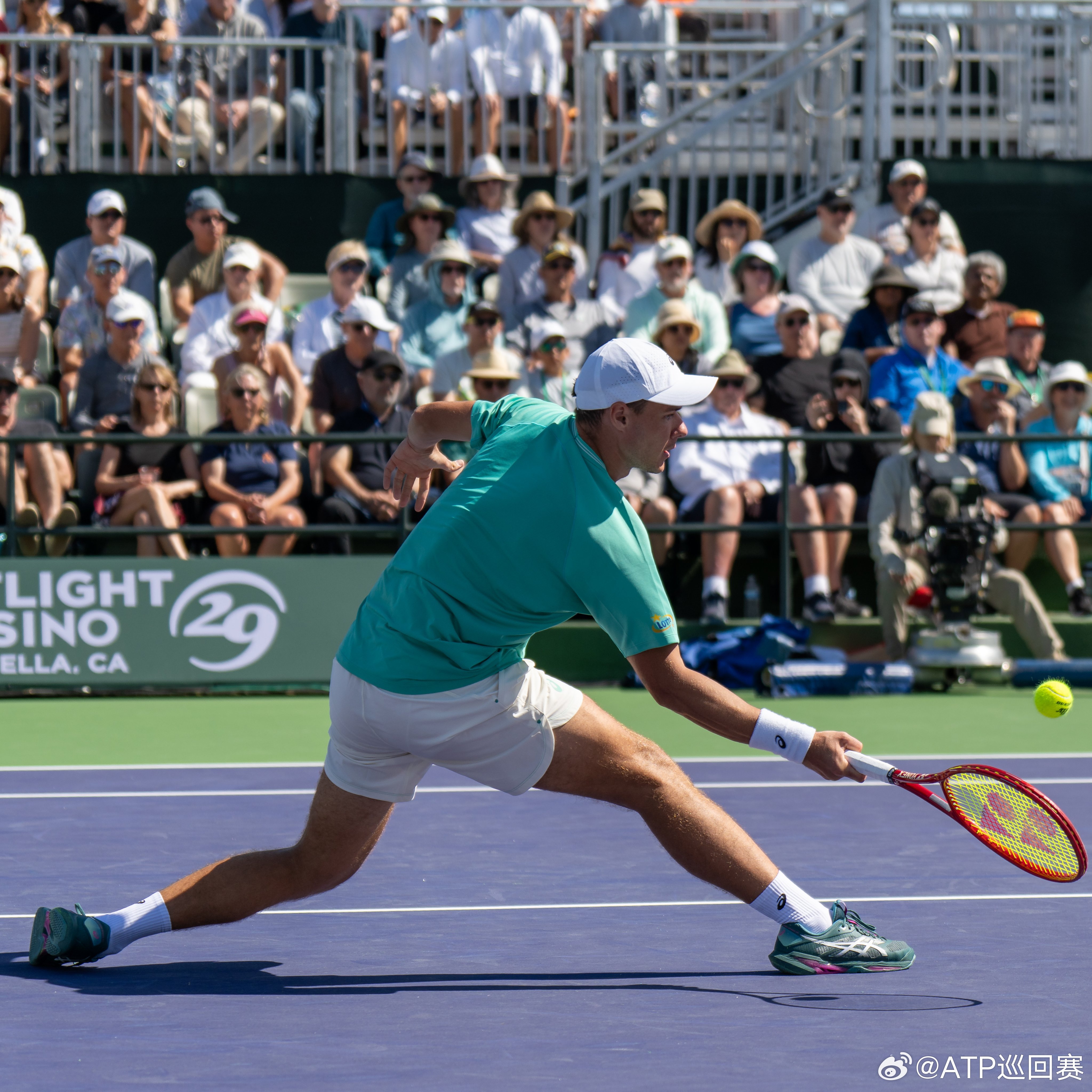 迈赫扎克先下一盘ATP1000印第安维尔斯大师赛次轮，波兰选手迈赫扎克以6-4