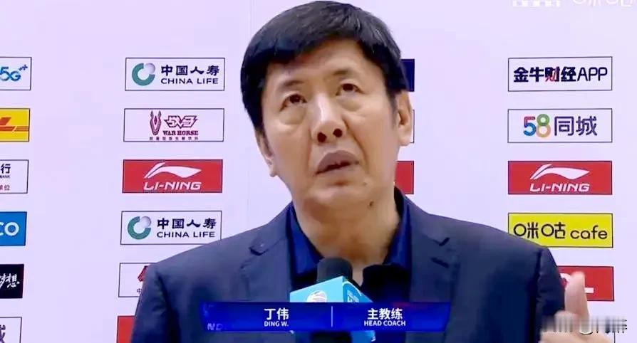 看不懂浙江男篮俱乐部总经理方俊的迷之操作，他嫌奔驰跑的不够快，淘汰了奔驰找了个三