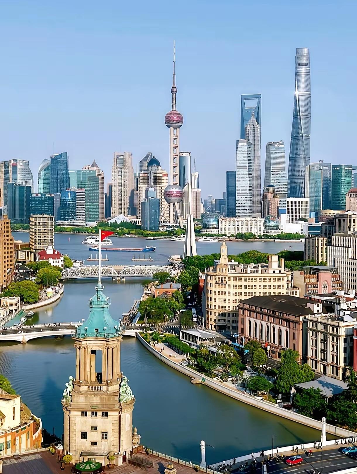 看到网友分享的照片在讨论上海、东京和纽约三个城市那个城市是最强的的国际化大都