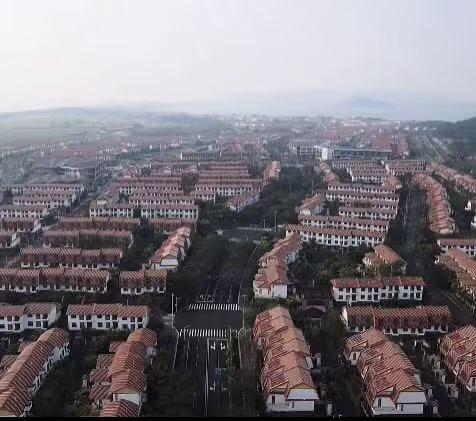 一直担心海南陵水这片安置别墅群废了！放心，废不了，新东方俞敏洪接手了。这片别