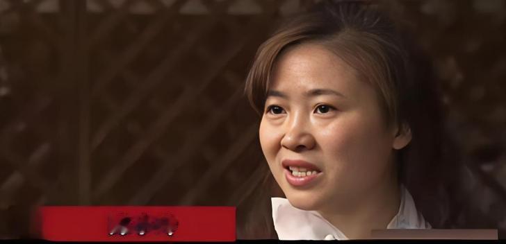 2012年，成都一女孩彩票刮出1500元，不料，第二天老板发现彩票没刮干净，实际