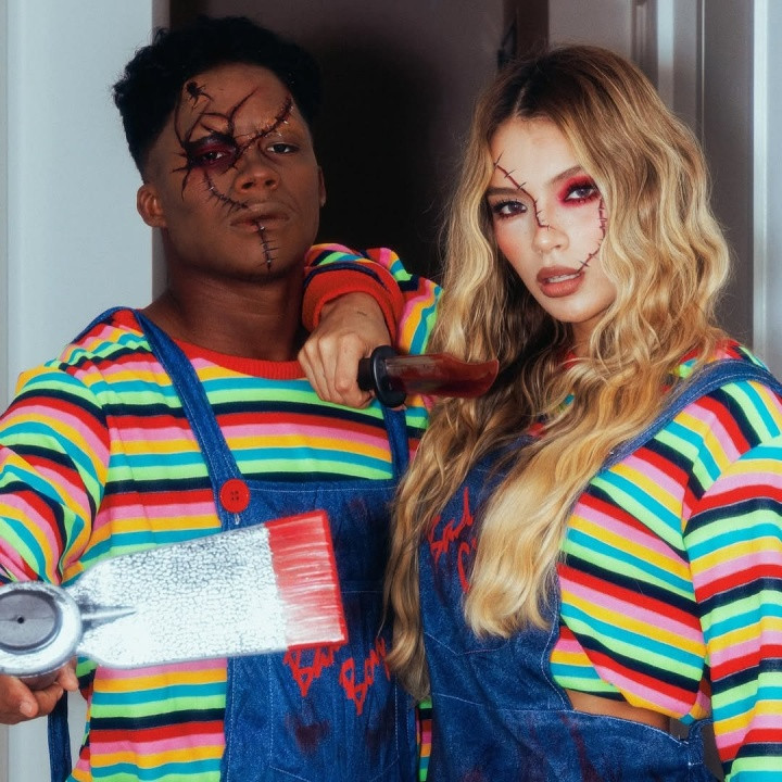 恩德里克与妻子晒万圣节cos, 扮演鬼娃回魂恐怖公仔