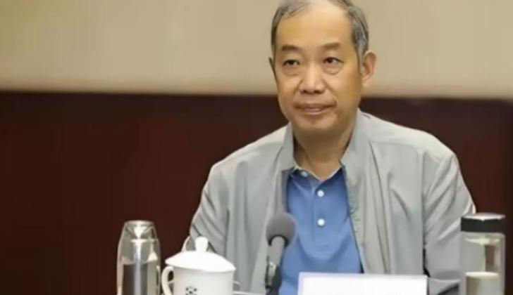 马伟明猜中了，曾经的百亿核航母变成烂尾工程，军方给出最后的期限，中国教授竟然预言