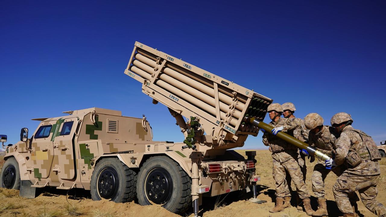 果然猛！我国最新型猛士火箭炮——PHL-21轮式122mm火箭炮是适配轻型高机