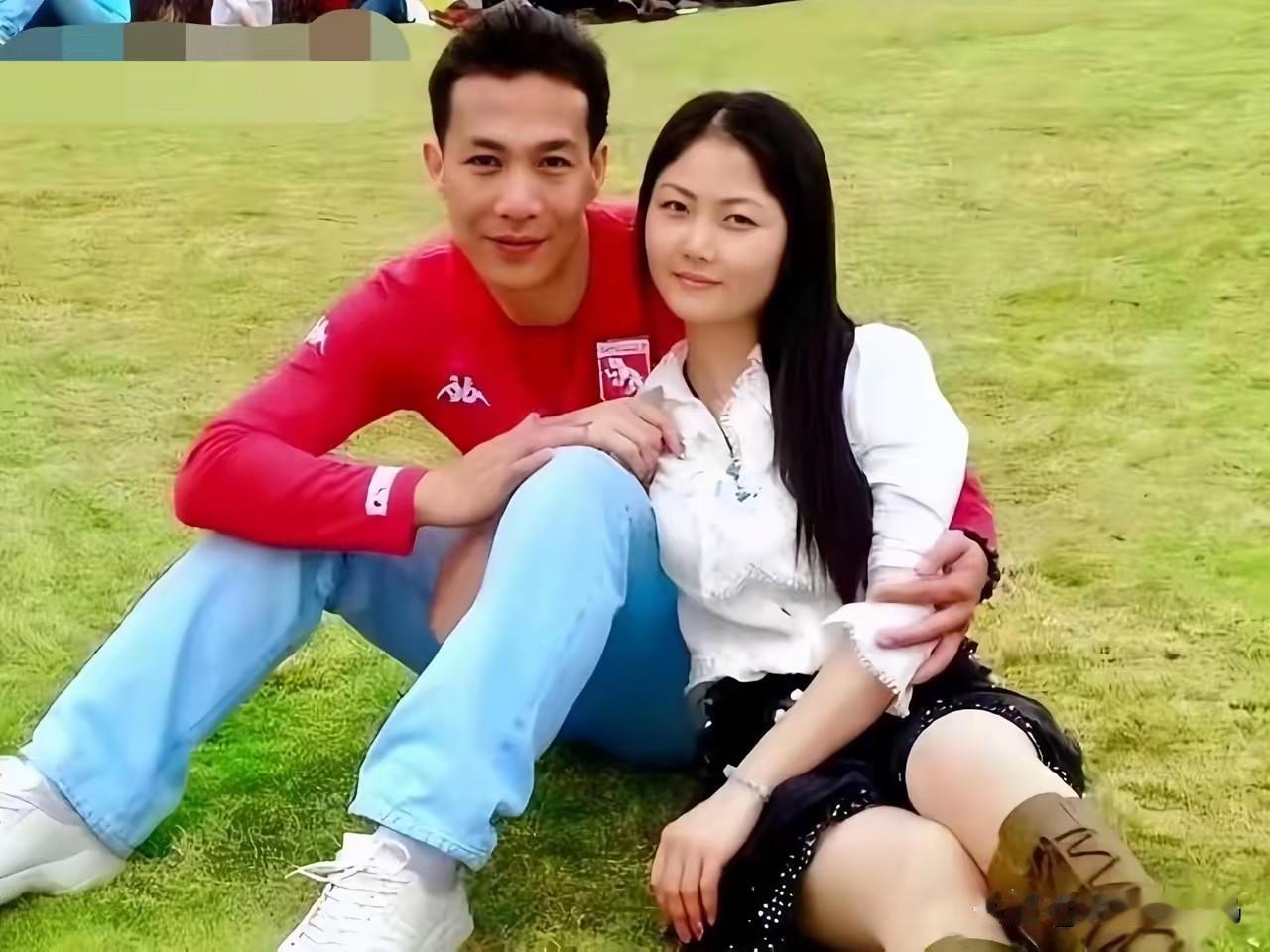 多么幸福恩爱的一对鸳鸯呀引多少人羡慕的流哈喇子细细咂摸午夜梦回，无限循环