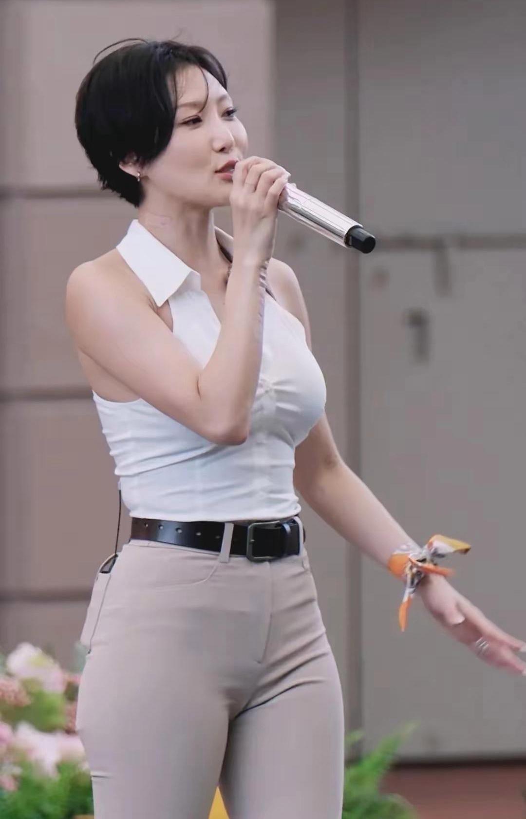 奔放！