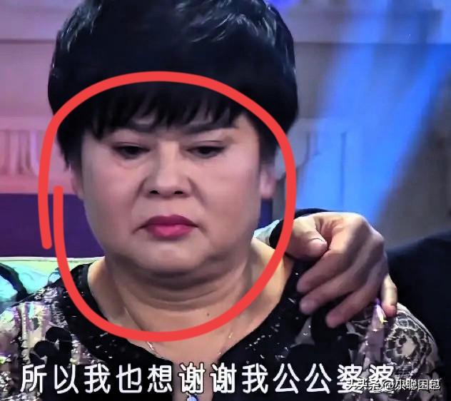 面相学真的骗不了人，不信你看冉莹颖的妈妈，她的腮骨宽阔往外翻，又是眉压眼，一