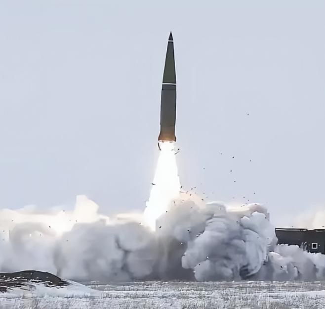 轰！一声巨响划破东北亚天际！3月14日中午13时20分，朝鲜从