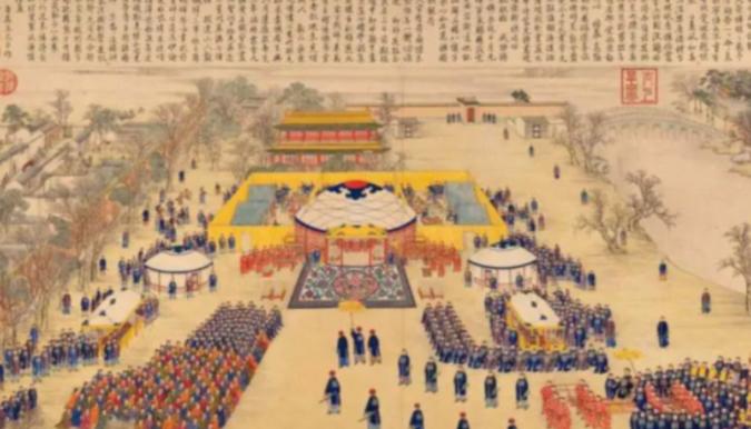 2011年，法国一老头，清理房屋阁楼垃圾时，突然发现一幅中国皇帝阅兵的24米长古