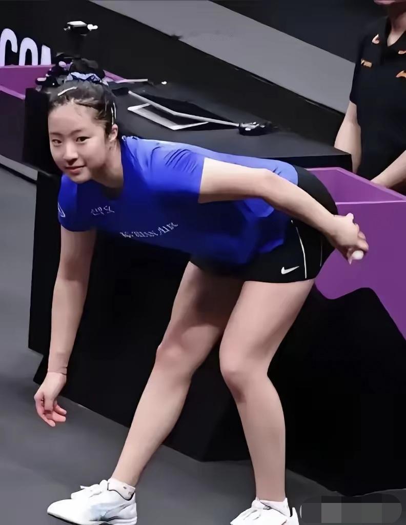 关于申裕斌小妮子，我有3个“不解疑问”：作为一个韩国女孩，在中国咋有这么