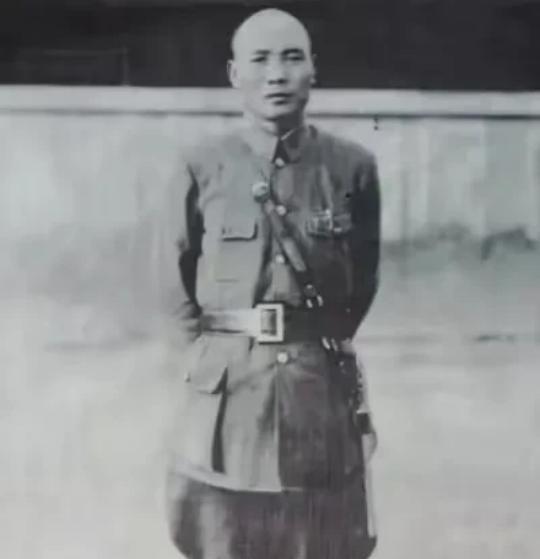 1954年，汤恩伯在做手术之前，看着前来探望自己的朋友，内心很是激动，觉得自己的