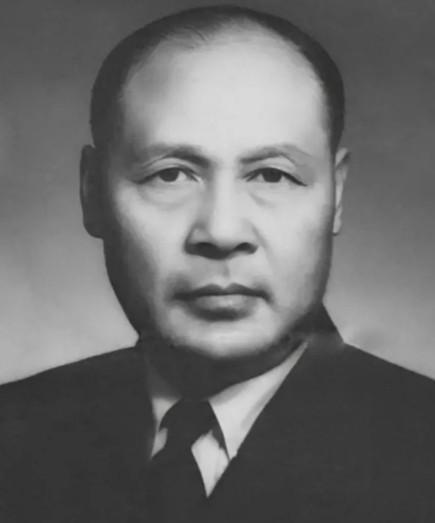 1949年10月1日，杀害我党300多条人命的杨虎，登上了天安门，参加开国大礼。