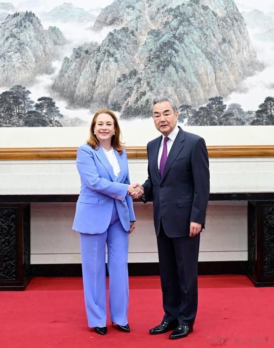 谁当联合国秘书长？中国态度明确了！9月28日，针对外界认为中国正权衡在新任联合国