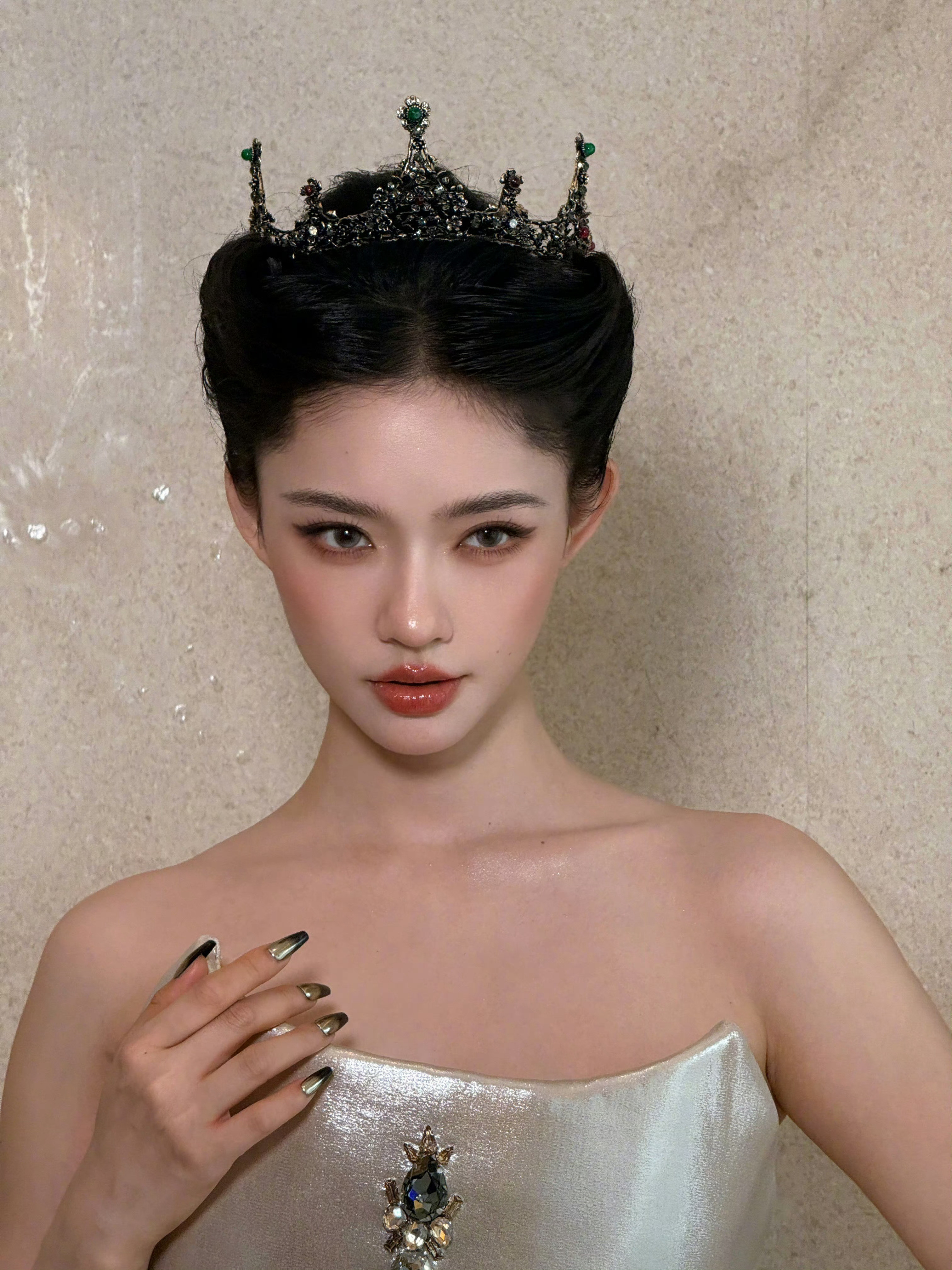 林允林允公主皇冠林允ELLE红毯造型看得出她是公主​​​