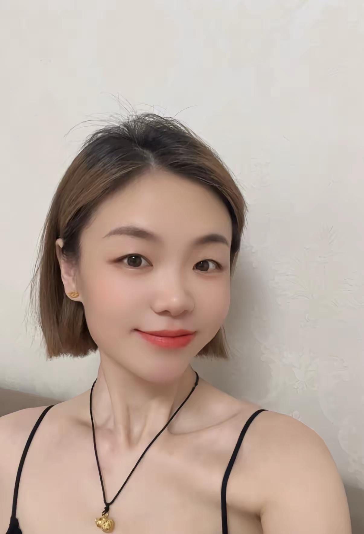 我买了一款内衣，说有按摩加聚拢的功效，我就是想让我的🐻变大点，因为他们说，我?