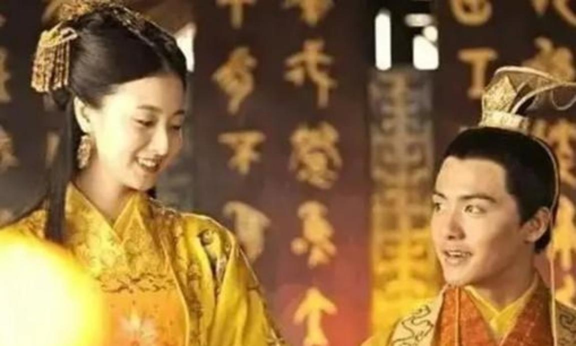 公元311年，匈奴大将刘曜攻破西晋国都，冲进皇宫，抢了皇后羊献容为妾。他还得意地