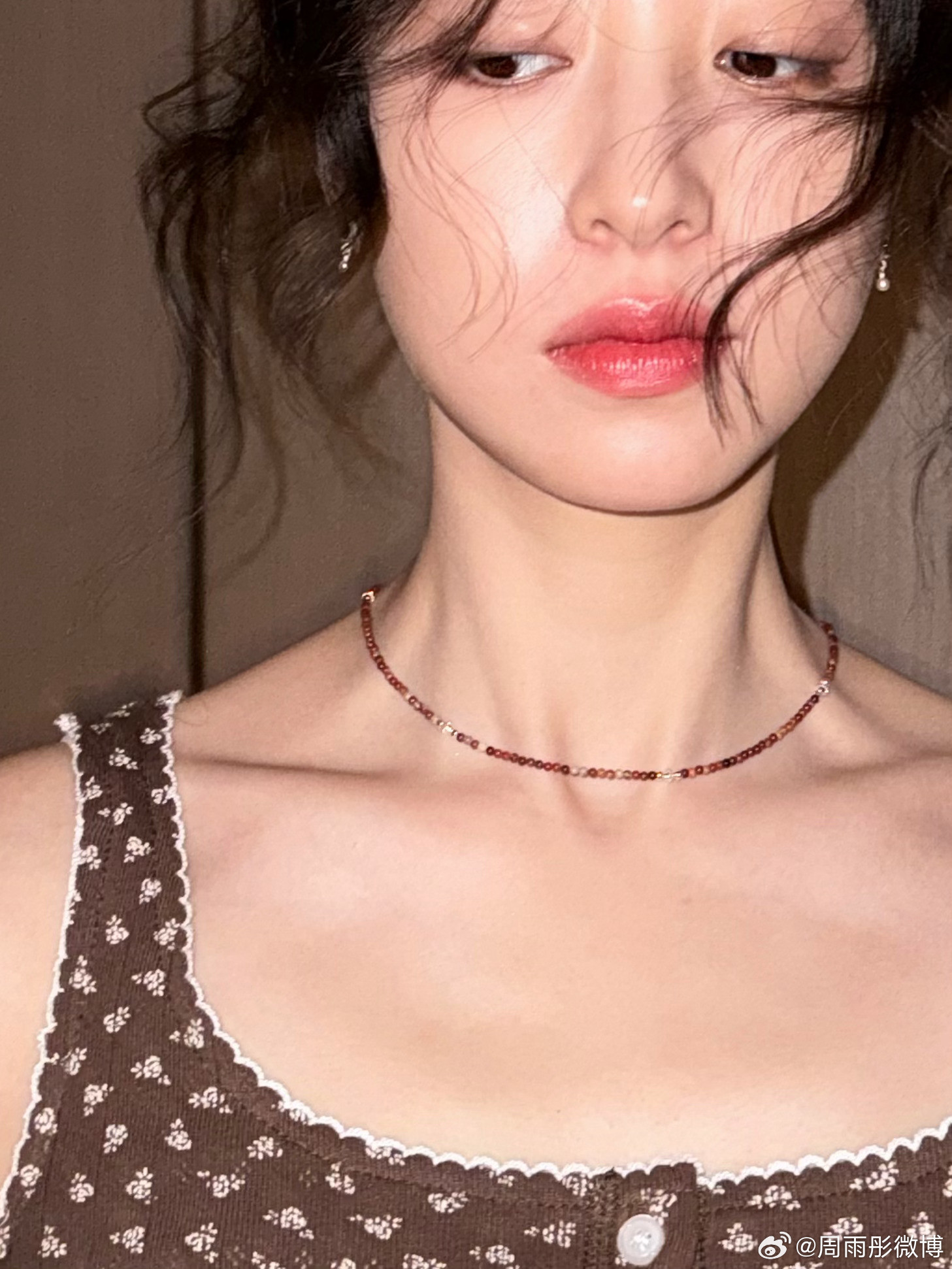 周雨彤在复制粘贴的时代，你是手写的诗