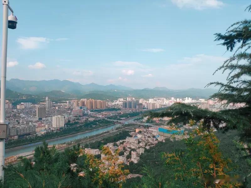 西十高铁即将通车，那个行政区受益最大？结论：商洛市（陕西）受益最大；其次是十堰