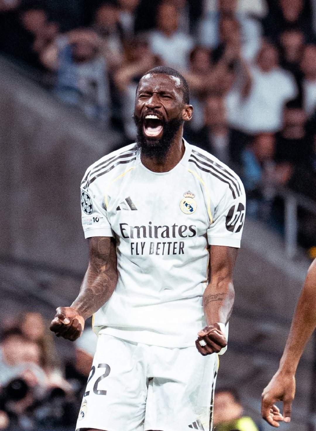 吕迪格接受了《法兰克福汇报》的采访：“我把自己的健康放在第二位，因为我只想为皇家