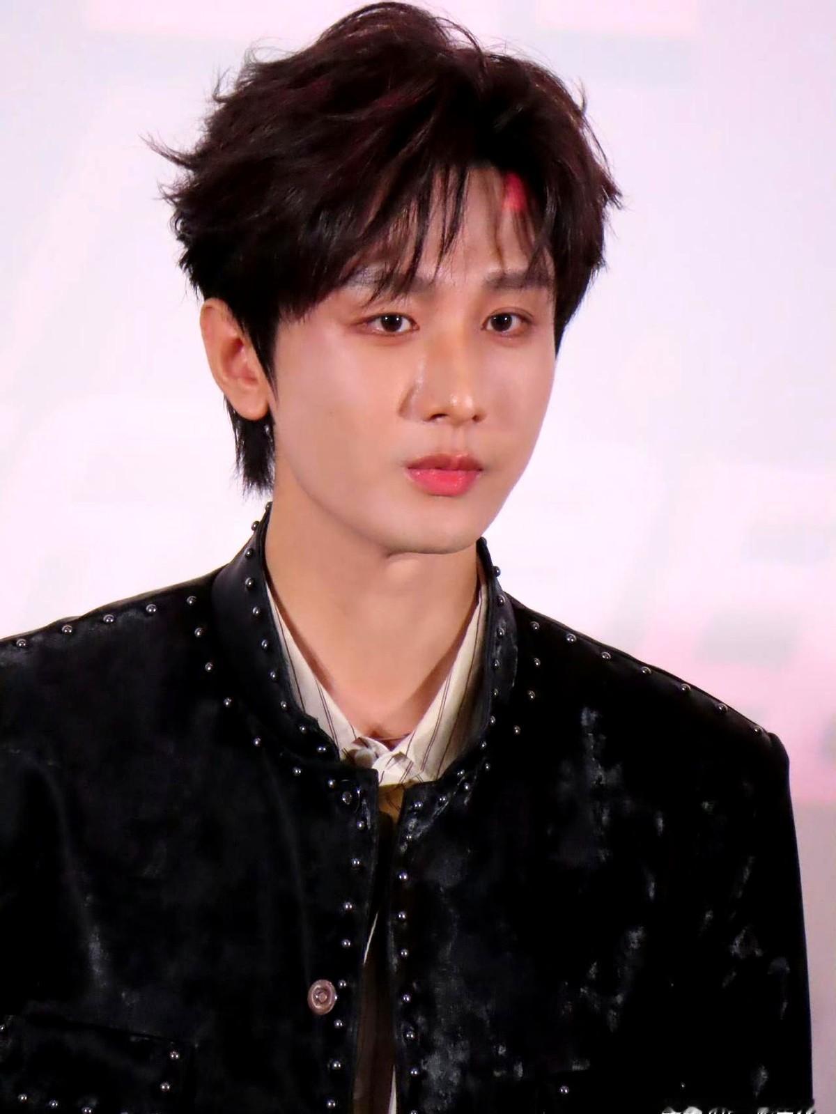 成毅这波被黑得，真有点看不懂了。去年《莲花楼》还全网夸呢，等了快一年，新剧《