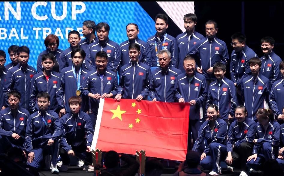 国乒的大合照来了，但这次的合照，和以前有点不一样，不是站位发生了变化，而是没
