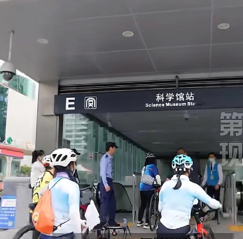 深圳地铁真的是太了解骑行爱好者了这项推广应该是全国首例目前，深圳地铁推出了一