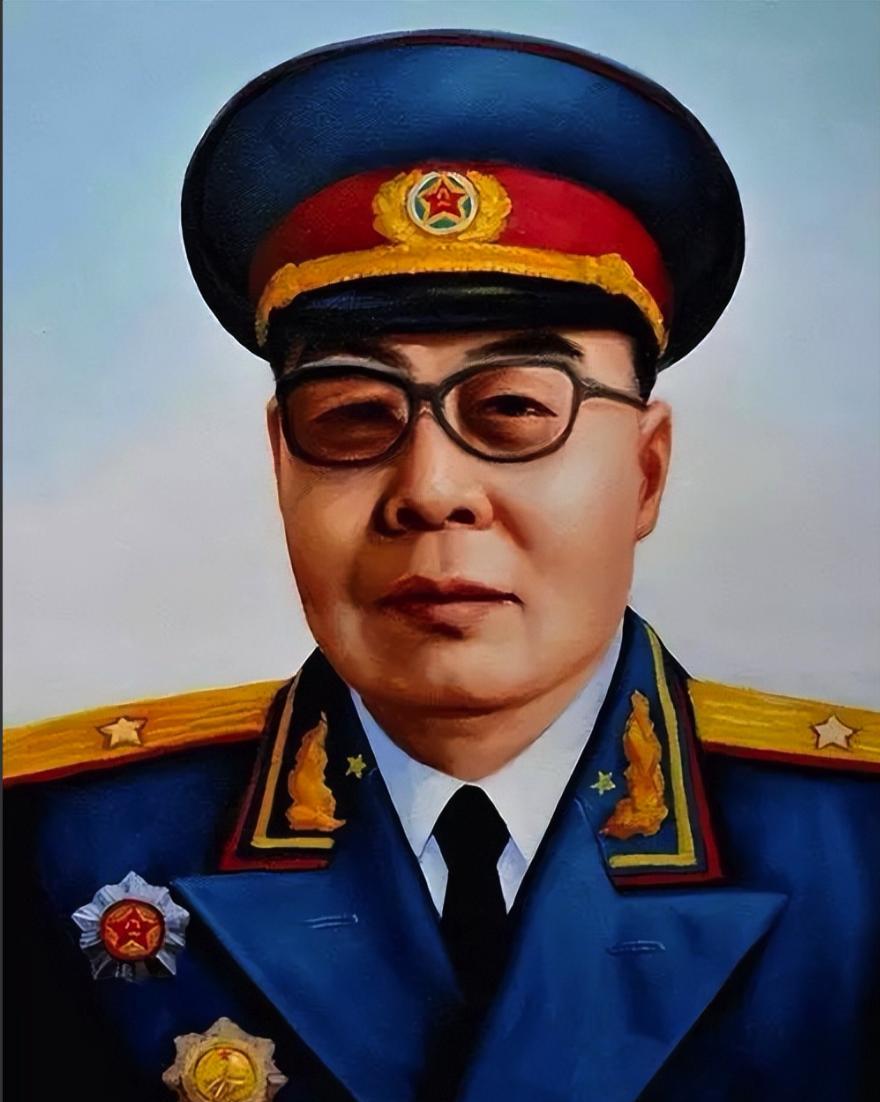 1952年，美军轰炸，志愿军师长被困山洞，战士们挖了30多小时，都没把他挖出来，