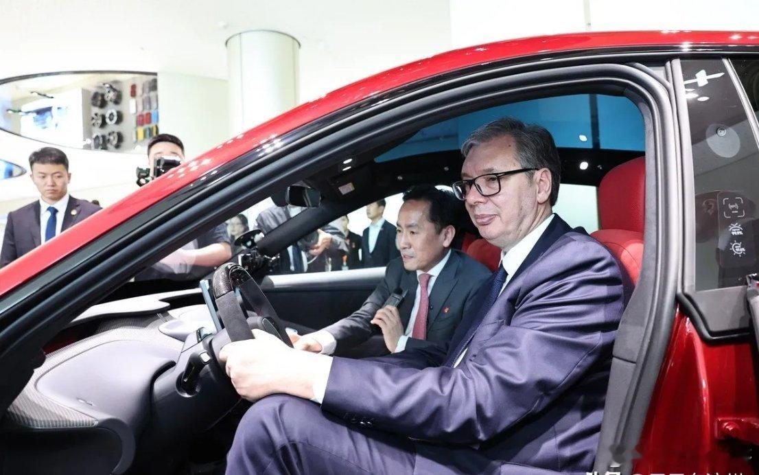 “武契奇”说买不起小米汽车后，雷军当天就发文回复了，真的是高情商回复，人家不愧是