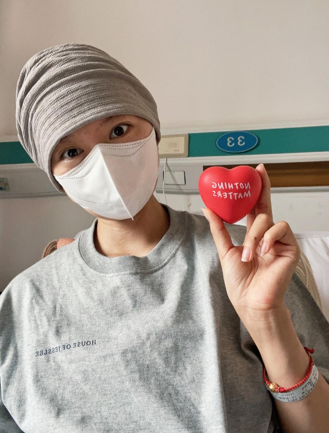 父亲在我3岁的时候去世的母亲在2024年也离开了30岁这一年好不容易订了婚，